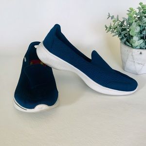 Skechers Goga Max Sneakers